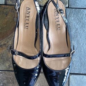 Anyi Lu size 6 black sandals
